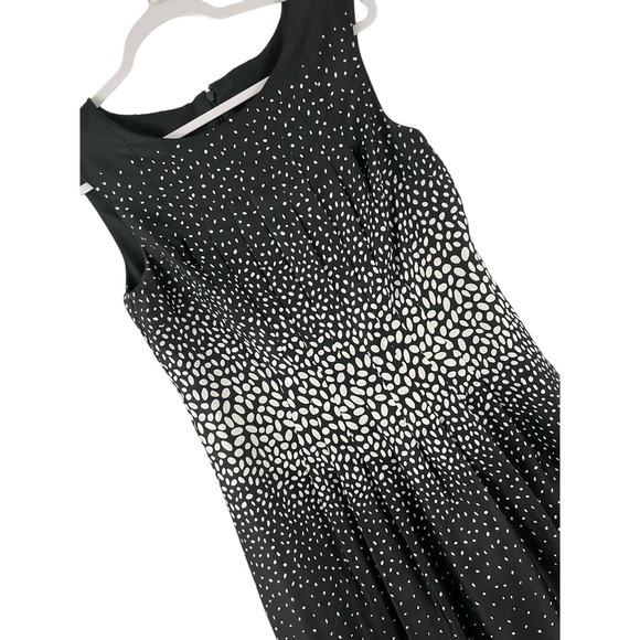 Size 6 Ann Taylor Black White A Line Dress Dots Abstract Pleated Modern Chic - Picture 1 of 5